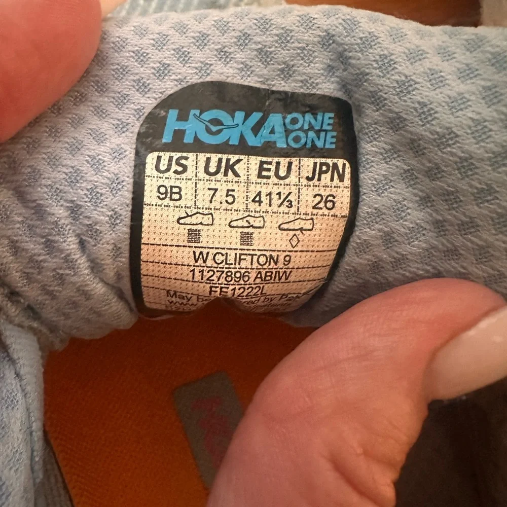 Hoka One One Women's Clifton 9 -- Size 9 🩵 - Picture 9 of 10